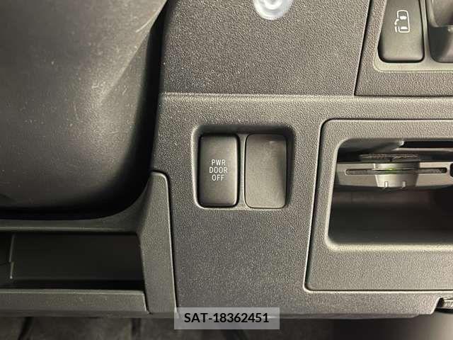 Toyota SIENTA 2013-08 226965-16