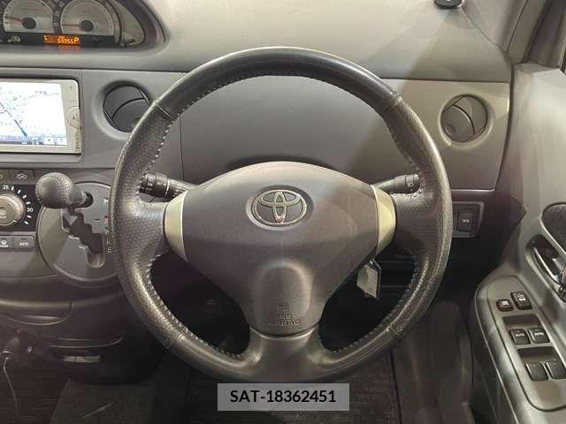 Toyota SIENTA 2013-08 226965-13