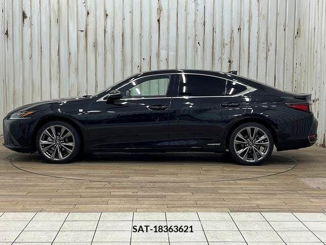 Lexus ES 2019-05 300392-14