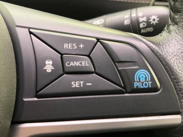 Nissan SERENA 2018-03 193322-3