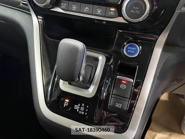 Nissan SERENA 2018-03 214507-11