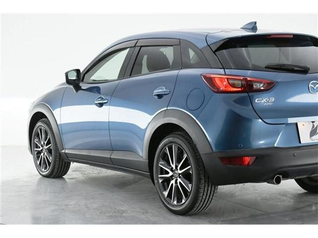 Mazda CX-3 2017-11 12390-6