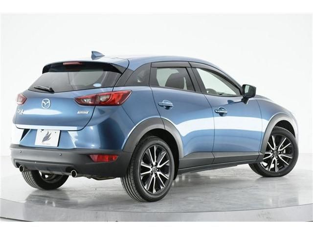 Mazda CX-3 2017-11 12390-2