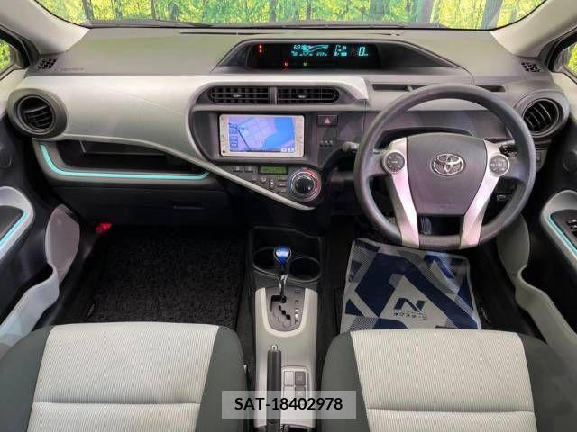 Toyota AQUA 2012-09 260571-1