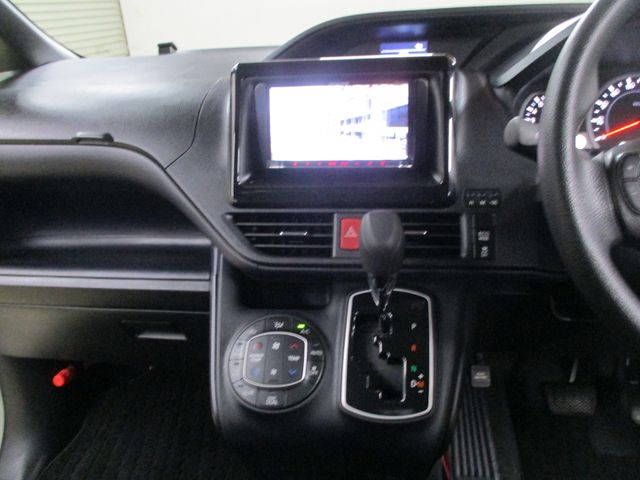 Toyota VOXY 2014-01 1354-13