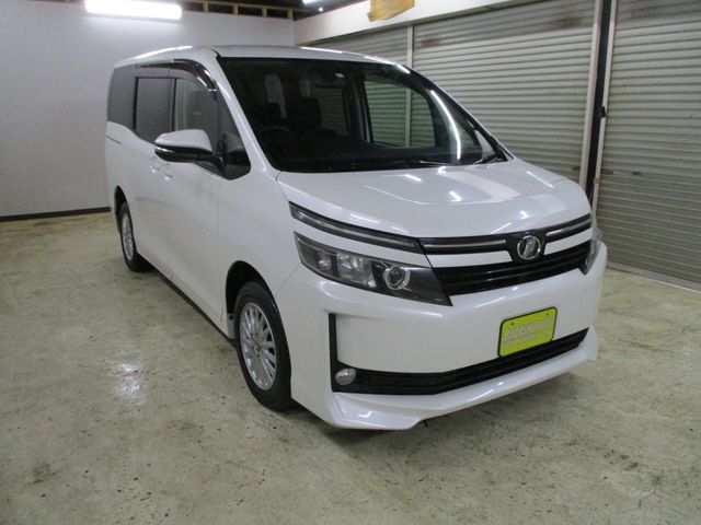 Toyota VOXY 2014-01 1354-2