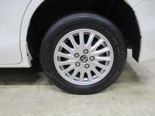 Toyota VOXY 2014-01 1354-27