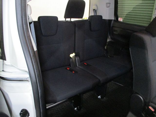 Toyota VOXY 2014-01 1354-8