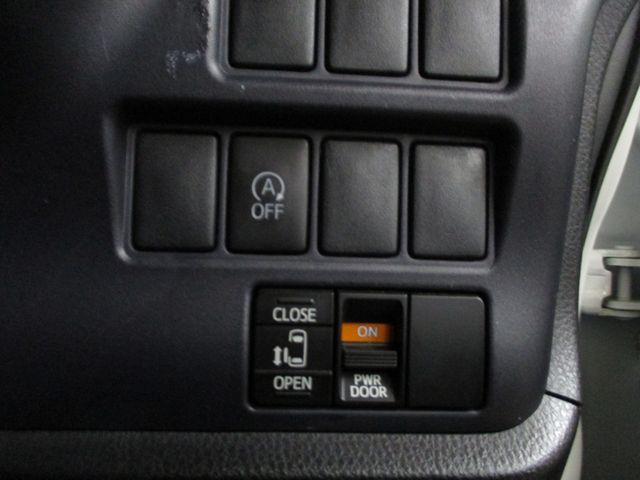 Toyota VOXY 2014-01 1354-12