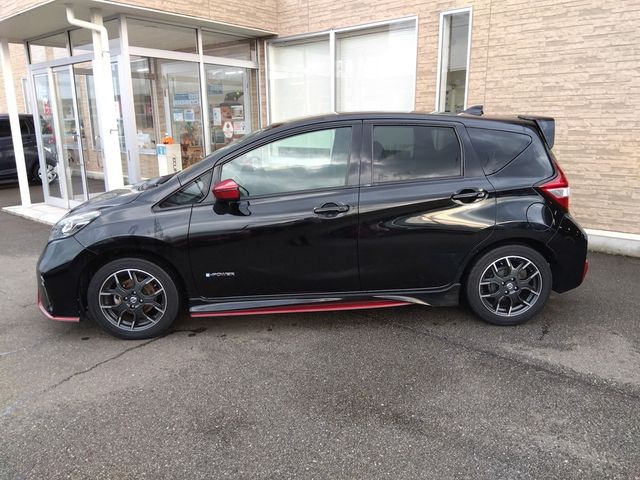 Nissan NOTE 2018-08 10920-3