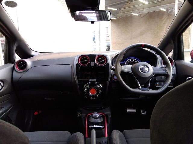 Nissan NOTE 2018-08 10920-4
