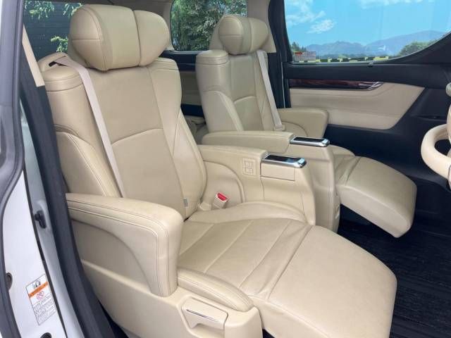 Toyota VELLFIRE 2017-06 181068-8