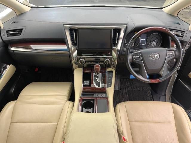 Toyota VELLFIRE 2017-06 181068-1
