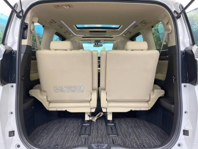 Toyota VELLFIRE 2017-06 181068-10