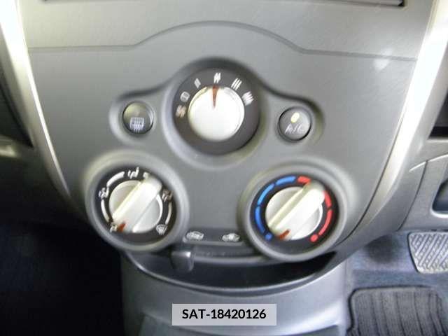 Nissan NOTE 2013-05 382843-9