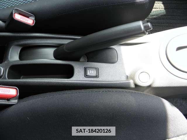 Nissan NOTE 2013-05 382843-18