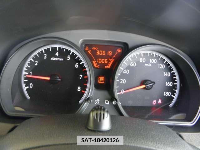 Nissan NOTE 2013-05 382843-6