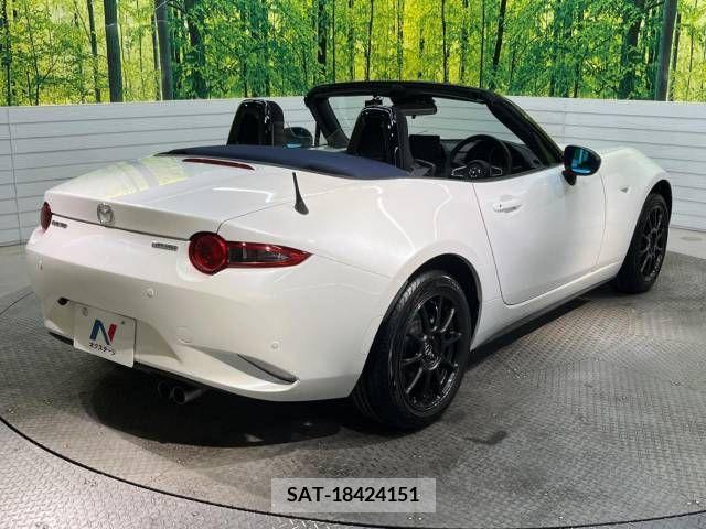 Mazda ROADSTER 2022-08 283399-17