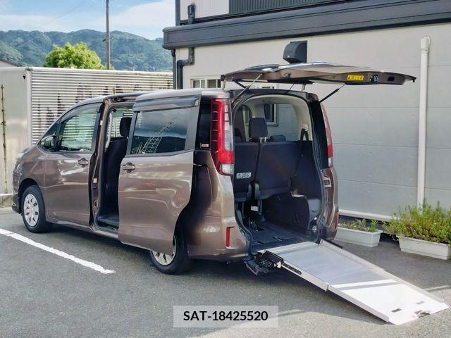 Toyota NOAH 2015-06 350991-0