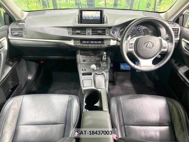 Lexus CT 2011-06 219374-1