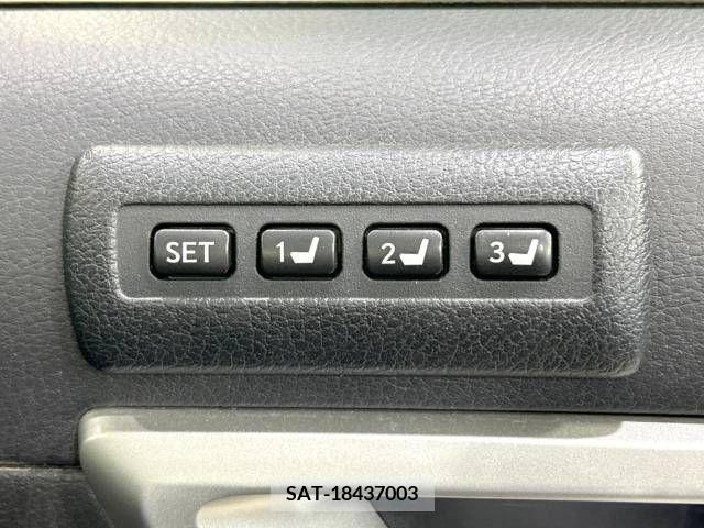 Lexus CT 2011-06 219374-5