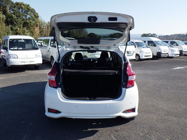 Nissan NOTE 2017-11 185711-21