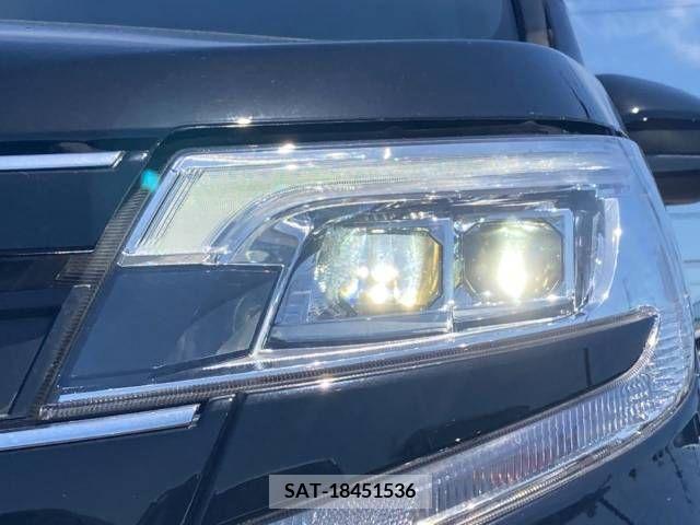 Toyota NOAH 2019-11 279571-13