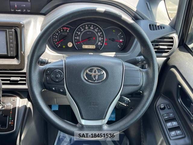 Toyota NOAH 2019-11 279571-12