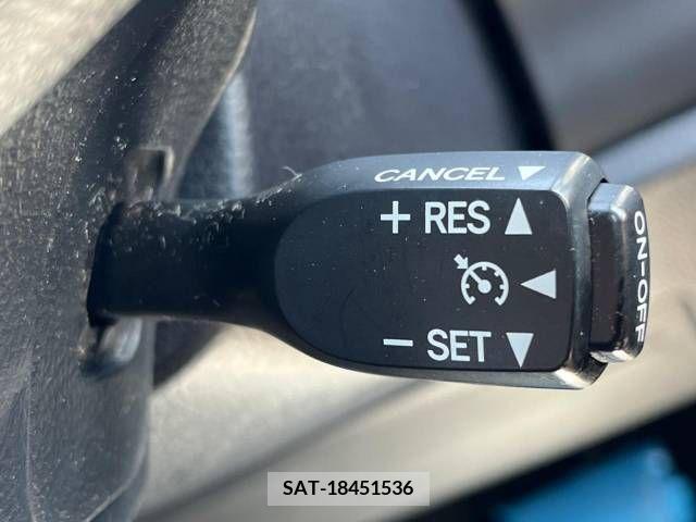 Toyota NOAH 2019-11 279571-6