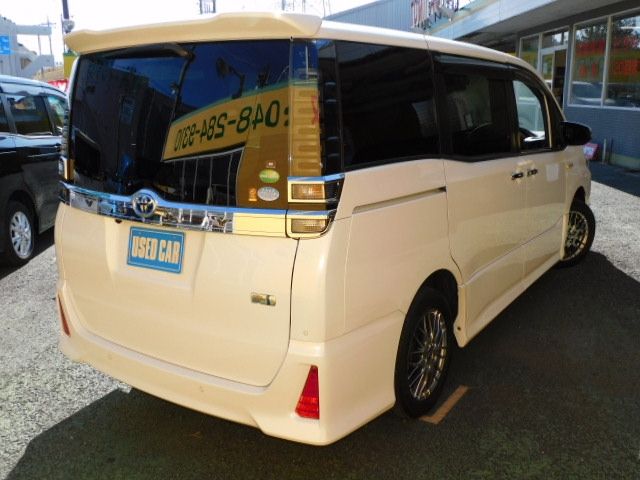 Toyota VOXY HYBRID 2019-06 28423-2