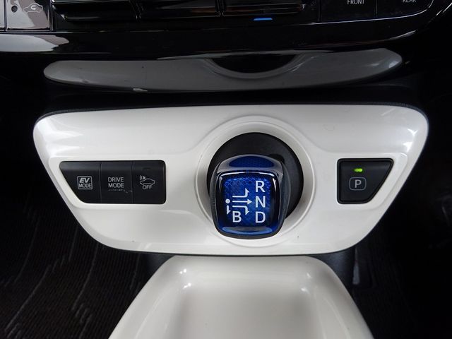 Toyota PRIUS 2015-12 13759-17