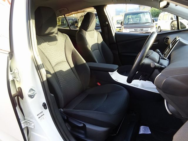 Toyota PRIUS 2015-12 13759-8