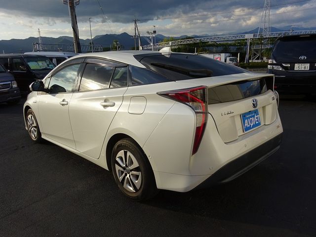 Toyota PRIUS 2015-12 13759-5