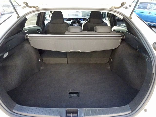 Toyota PRIUS 2015-12 13759-12