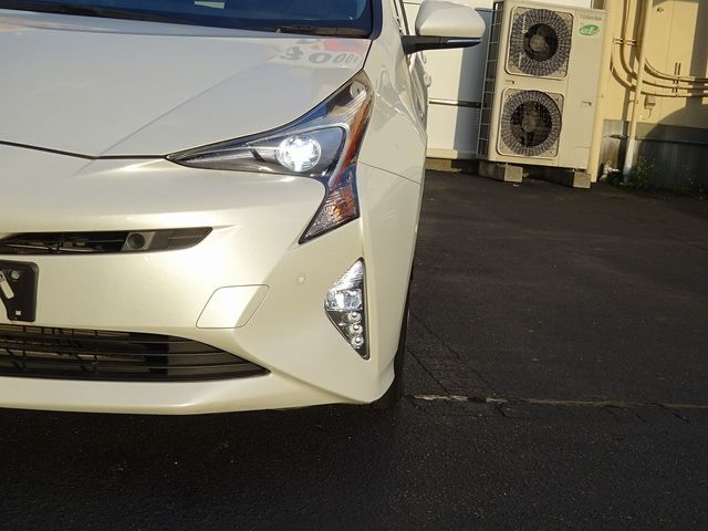 Toyota PRIUS 2015-12 13759-6