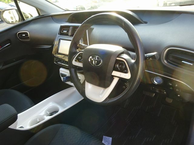 Toyota PRIUS 2015-12 13759-9