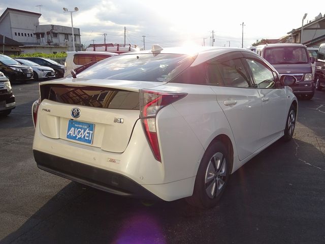Toyota PRIUS 2015-12 13759-3