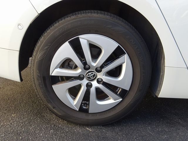 Toyota PRIUS 2015-12 13759-7