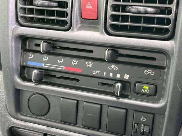 Nissan CLIPPER 2016-02 194579-3