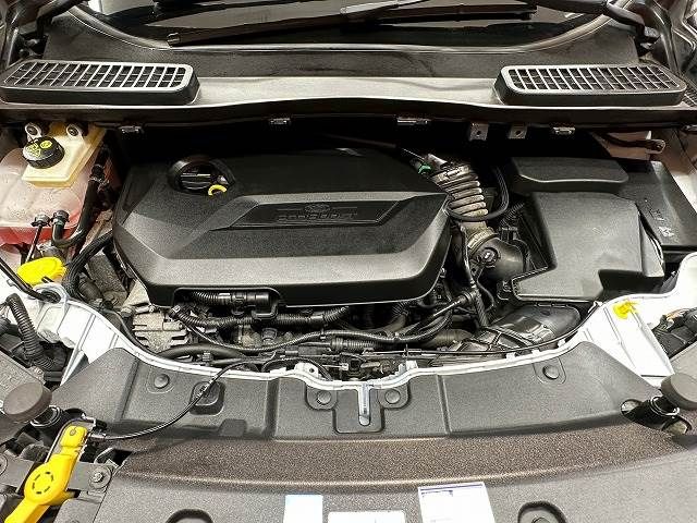 Ford KUGA 2015-04 6912-13