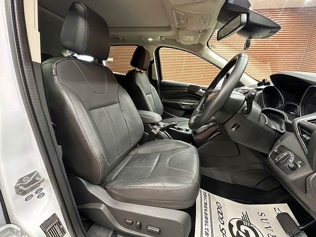 Ford KUGA 2015-04 6912-7