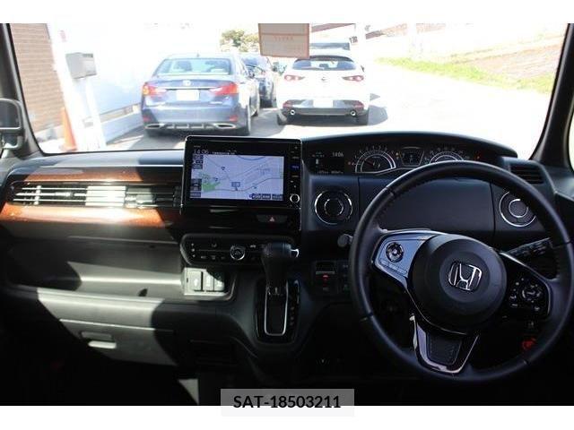 Honda N BOX CUSTOM 2022-01 213745-14