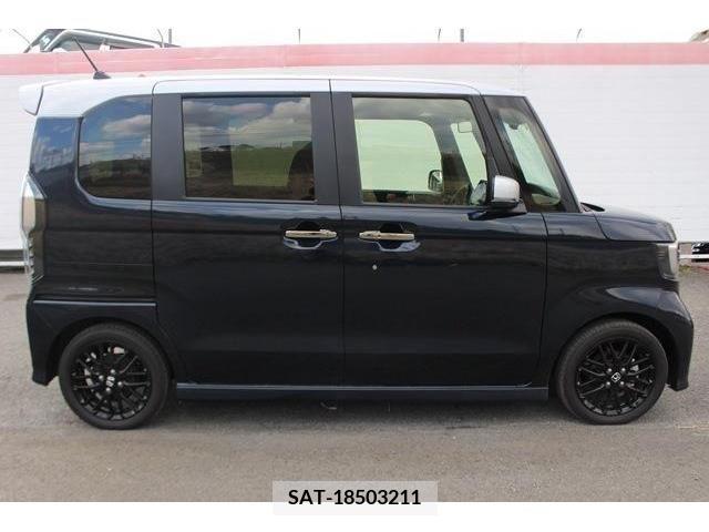 Honda N BOX CUSTOM 2022-01 213745-6