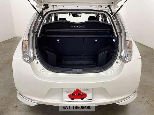 Nissan LEAF 2016-04 367063-4