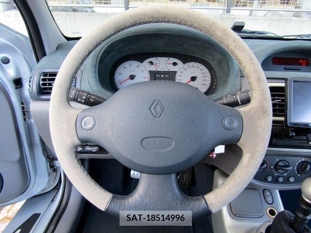 Renault LUTECIA 2002-08 208588-10
