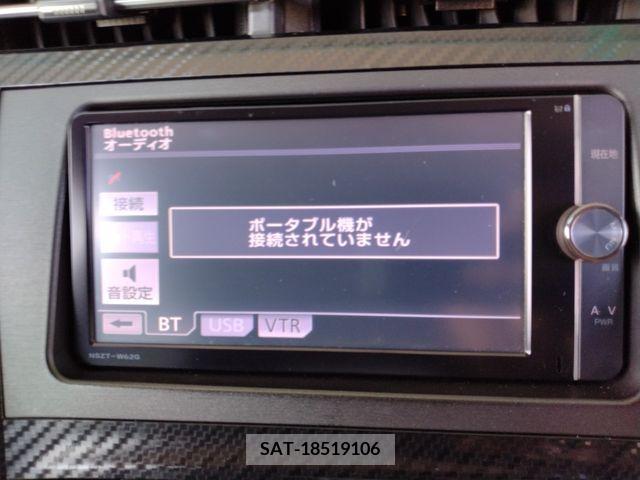 Toyota PRIUS 2013-09 393338-8