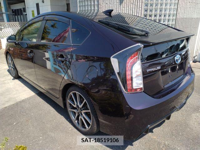 Toyota PRIUS 2013-09 393338-3