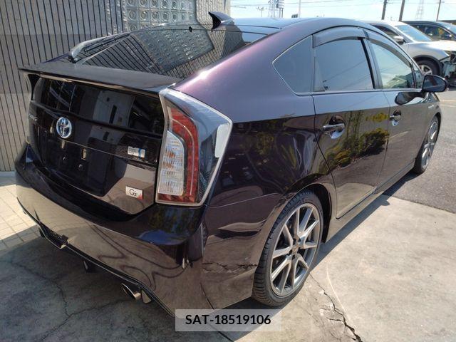 Toyota PRIUS 2013-09 393338-2