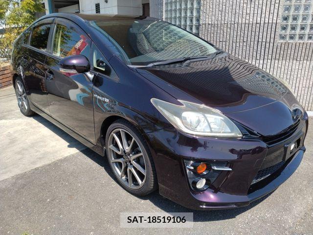 Toyota PRIUS 2013-09 393338-1