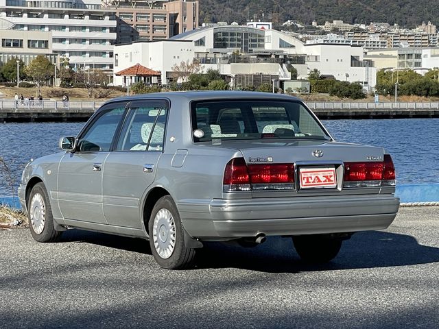 Toyota CROWN SEDAN 2005-07 185951-2